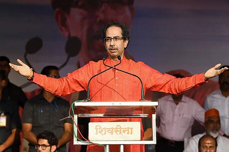 राम मंदिर की पहली ईंट रखने को तैयार रहें शिवसैनिक: उद्धव ठाकरे राम मंदिर की पहली ईंट रखने को तैयार रहें शिवसैनिक: उद्धव ठाकरे