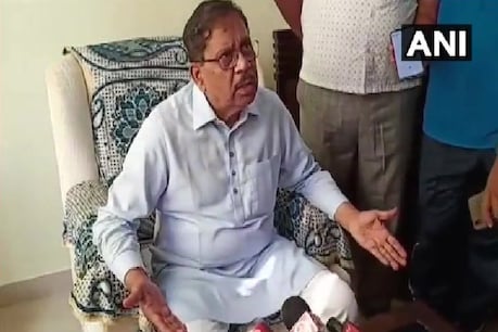 कर्नाटक के पूर्व डिप्टी सीएम जी परमीश्वर के 30 ठिकानों पर शिशु विभाग की छापेमारी कर्नाटक के पूर्व डिप्टी सीएम जी परमीश्वर के 30 ठिकानों पर शिशु विभाग की छापेमारी