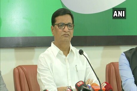 बालासाहब थोराट ने शिवसेना को समर्थन देने का संकेत देकर राजनीति को दिलचस्प बना दिया है.