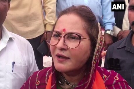 जया प्रदा ने आजम खान के रोने पर कहा कि वे मुझे अच्छि अभिनेत्री कहा करते थे लेकिन अब वे खुद क्या कर रहे हैं?