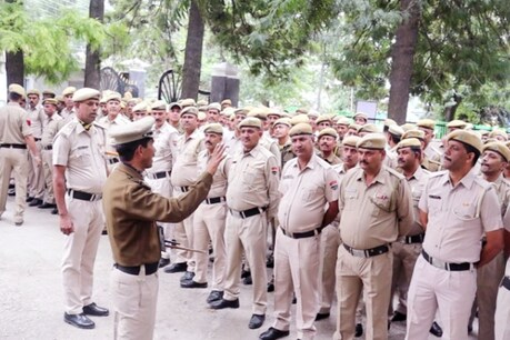 कुल्लू दशहरा उत्सव में पुलिस व हामगार्ड के 1661 जवान सुरक्षा व्यवस्था का जिम्मा संभालेंगे.