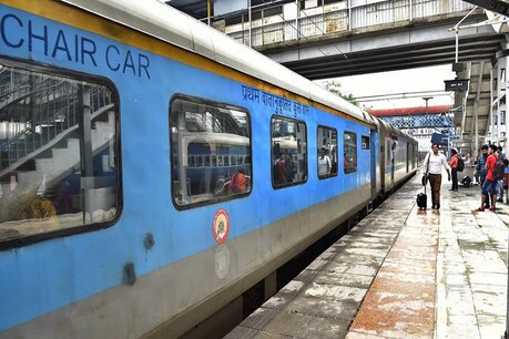 रेलवे में यात्रा करना अब आपको महंगा पड़ेगा