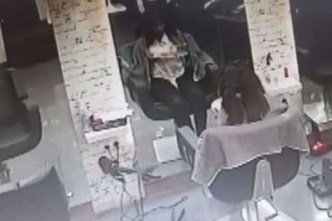 लड़की के खिलाफ पुलिल में मामला दर्ज (वीडियो ग्रैब)