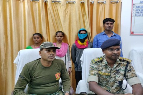 सुकमा में 4 नक्सलियों ने किया सरेंडर, महिला माओवादी पर था 5 लाख का इनाम सुकमा में 4 नक्सलियों ने किया सरेंडर, महिला माओवादी पर था 5 लाख का इनाम