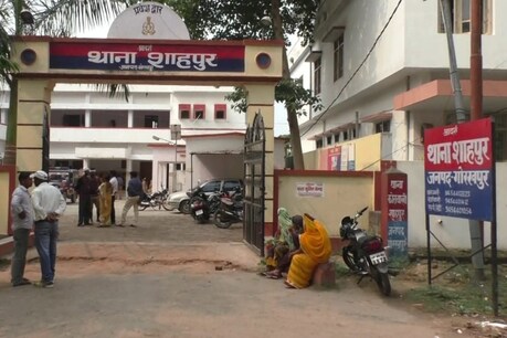 गोरखपुर: 8 साल की बच्ची को पड़ोसी ने बनाया हवस का शिकार गोरखपुर: 8 साल की बच्ची को पड़ोसी ने बनाया हवस का शिकार
