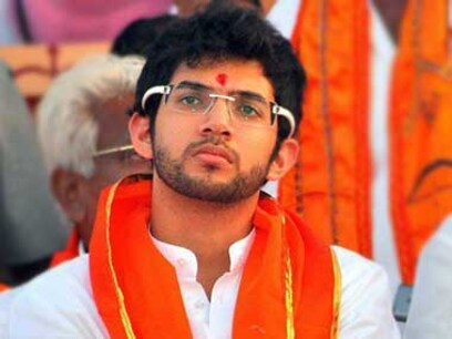 आदित्य ठाकरे के तौर पर पहली बार चुनाव मैदान में उरा है ठाकरे परिवार का सदस्य आदित्य ठाकरे के तौर पर पहली बार चुनाव मैदान में उरा है ठाकरे परिवार का सदस्य