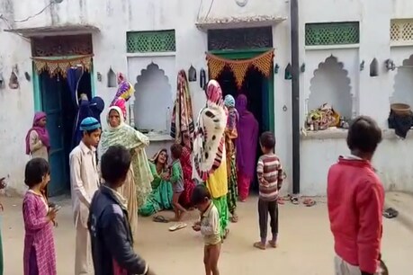 इलियास खान के घर पर मातम पसर हुआ है. परिजनों का रो-रोकर बुरा हाल है.