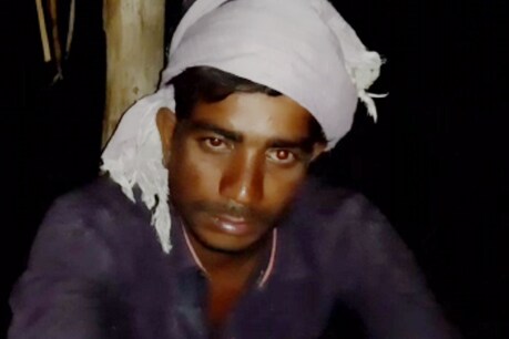 समाज के इस फैसले से अंधेरे और अकेलेपन में दिवाली मनाने को मजबूर हुआ युवक