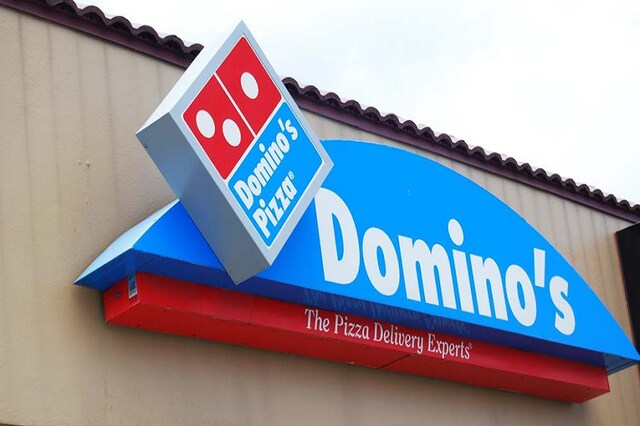 कैरी बैग के लिए 13 रुपए लेना Domino’s को पड़ा भारी, कोर्ट ने लगाया 10 लाख फाइन