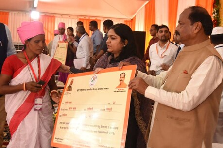सीएम रघुवर दास ने कहा कि किसानों की बदहाल स्थिति का जिम्मेदार कांग्रेस है. 67 सालों तक कांग्रेस ने किसानों को उनका हक नहीं दिया.