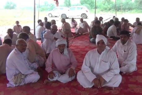 चरखी दादरी: जमीन बचाने के लिए किसान लगाएंगे पीएम मोदी से अरदास चरखी दादरी: जमीन बचाने के लिए किसान लगाएंगे पीएम मोदी से अरदास