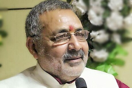 महाराष्ट्र में शिवसेना की सरकार बनने पर गिरिराज सिंह ने शिवसेना पर तंज कसा है. (फाइल फोटो)