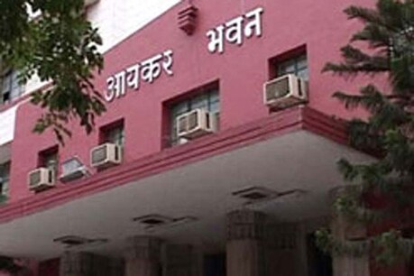आयकर विभाग ने तमिलनाडु में एक कोचिंग सेंटर पर छापा मार कर करोड़ों की नगदी जब्त की है (फाइल फोटो)