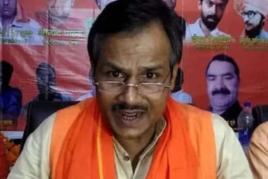 कमलेश तिवारी हत्याकांड मामले में बिजनौर से एक को गिरफ्तार किया गया है, वहीं गुजरात में 6 को हिरासत में लिया गया है.