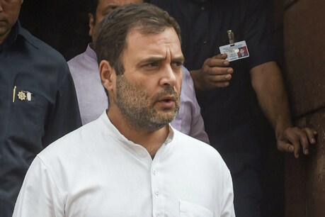 मोदी सरनेम मानहानि केस में कोर्ट में पेश हुए राहुल गांधी, कहा- गुनाह कबूल नहीं मोदी सरनेम मानहानि केस में कोर्ट में पेश हुए राहुल गांधी, कहा- गुनाह कबूल नहीं