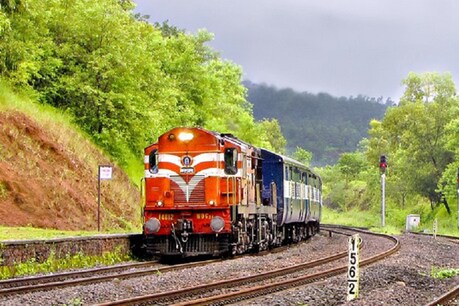 रेलवे ने कुछ मेल और एक्सप्रेस ट्रेनों को कैंसिल कर दिया
