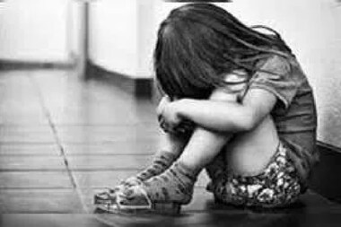 सातवीं की छात्रा से सरकारी स्कूल में ...