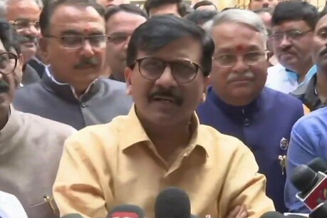 संजय राउत ने कहा है कि अगर कोई राज्य में सरकार गठित नहीं कर पाता है तब हम अपनी अगली रणनीति बताएंगे. (फाइल फोटो)