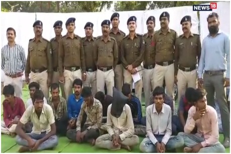 पुलिस को मिली बड़ी सफलता, 55 बाइक के साथ 14 बदमाश गिरफ्तार, OLX पर बेचते थे सामान पुलिस को मिली बड़ी सफलता, 55 बाइक के साथ 14 बदमाश गिरफ्तार, OLX पर बेचते थे सामान