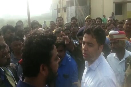 पीड़ित पक्ष से बदसलूकी मामले में डीएम अमेठी प्रशांत कुमार शर्मा को योगी सरकार ने हटा दिया है.