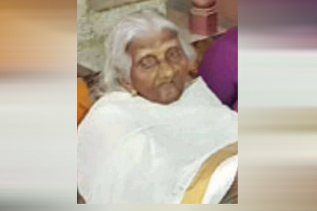 केरल की भागरथी अम्मा ने 105 साल की उम्र में दी चौथी क्लास की परीक्षा