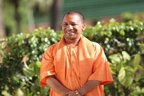 17 साल पहले जिस चीनी मिल के लिए किसानों ने खाईं थीं गोलियां, CM योगी ने किया उद्घाटन 17 साल पहले जिस चीनी मिल के लिए किसानों ने खाईं थीं गोलियां, CM योगी ने किया उद्घाटन