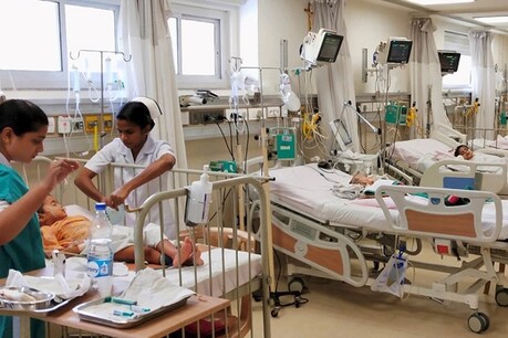 प्राइवेट अस्पतालों में इलाज कराना 7 गुना महंगा: रिपोर्ट प्राइवेट अस्पतालों में इलाज कराना 7 गुना महंगा: रिपोर्ट
