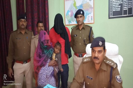 दो प्रेमियों संग मिलकर पत्नी ने रची साजिश फिर चाकू से गोद-गोदकर पति को मार डाला दो प्रेमियों संग मिलकर पत्नी ने रची साजिश फिर चाकू से गोद-गोदकर पति को मार डाला