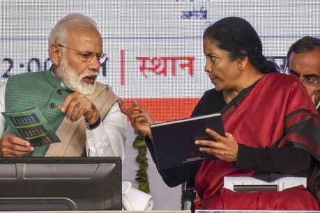सरकार के एक फैसले से कारोबारियों में मचा हड़कंप, एक दिन में भरे गए 11 लाख से ज्यादा GST रिटर्न सरकार के एक फैसले से कारोबारियों में मचा हड़कंप, एक दिन में भरे गए 11 लाख से ज्यादा GST रिटर्न