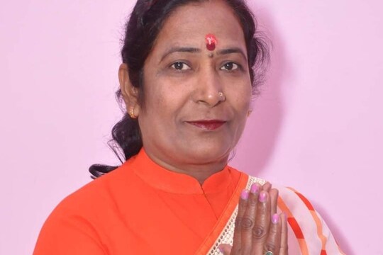 विधायक को नमस्ते नहीं करने पर दो दरोगा लाइन हाजिर