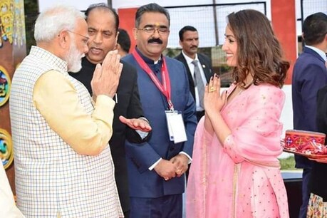 मां ज्वाला, मशरूम, फौजी और कांगड़ा पेंटिंग का जिक्रकर PM मोदी बोले-मैं भी हिमाचली हूं मां ज्वाला, मशरूम, फौजी और कांगड़ा पेंटिंग का जिक्रकर PM मोदी बोले-मैं भी हिमाचली हूं