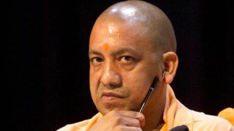 योगी सरकार ने प्रदेश के 25 आईएएस अफसरों का ट्रांसफर किया है, इसमें कई जिलों के डीएम भी बदल दिए गए हैं.