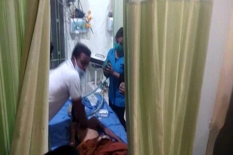 डॉक्टर ने एक बच्चे को CPR के जरिए बचाने की काफी कोशिश मगर सफलता नहीं मिली.