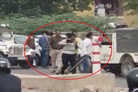 खेतड़ी नगर के आजाद मार्केट में पुलिस ने हथियार सहित दो बदमाशों को किया गिरफ्तार