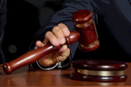ढाका कैफे हमला केस: बांग्लादेश की कोर्ट ने 7 संदिग्धों को सुनाई मौत की सजा ढाका कैफे हमला केस: बांग्लादेश की कोर्ट ने 7 संदिग्धों को सुनाई मौत की सजा