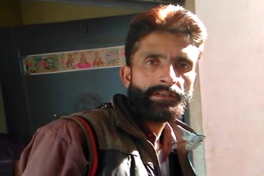 कश्मीरी ड्राइवर को पाकिस्तानी कहकर पीटने वाले 4 पुलिसकर्मी सस्पेंड
