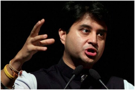 प्रदेश में लगातार सक्रिय सिंधिया की डिनर डिप्लोमेसी राजनीतिक गलियारों में चर्चा का विषय बनी हुई है