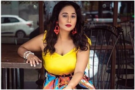 रानी चटर्जी ने खेसारी लाल यादव के गाने पर किया जमकर डांस रानी चटर्जी ने खेसारी लाल यादव के गाने पर किया जमकर डांस