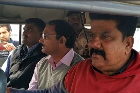 बेतिया में निगरानी के हत्थे चढ़ा घूसखोर अधिकारी