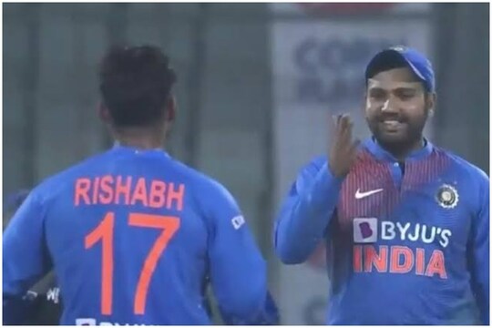 रोहित शर्मा ने पंत को दी गाली!