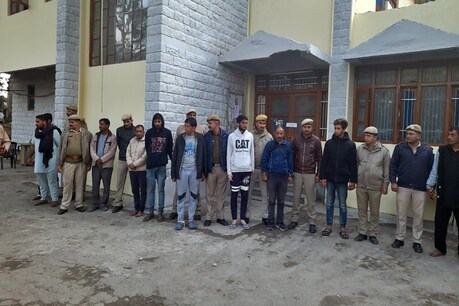 सरकाघाट क्रूरता मामला: 37 दिन बाद 10 और आरोपियों को मिली जमानत सरकाघाट क्रूरता मामला: 37 दिन बाद 10 और आरोपियों को मिली जमानत