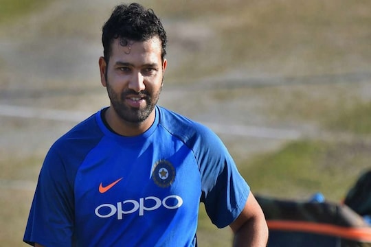 रोहित शर्मा वेस्टइंडीज के खिलाफ शुरुआती दो टी-20 मैचों में विफल रहे हैं. (फाइल फोटो)