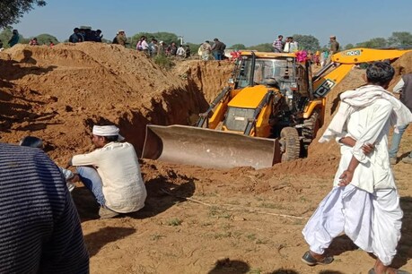 शाम करीब साढ़े चार बजे तक 20 फीट तक खुदाई हो चुकी थी.