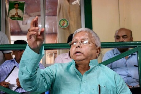 हेमंत सोरेन के शपथग्रहण में लालू के शामिल न होने की जानकारी तेजस्वी यादव ने दी (File Photo)