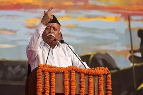 भागवत बोले- देश में कुछ भी उलटा-सीधा होता है तो हम अंग्रेजों को दोषी नहीं बना सकते. (फाइल फोटो)
