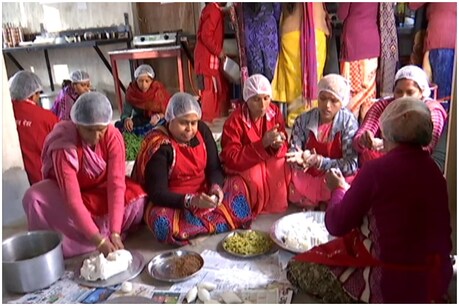 पटना के लोगों को सर्दी के पसंदीदा फूड खिला रहीं 'पिट्ठा वाली चाची', क्या आपने ऑर्डर किया! पटना के लोगों को सर्दी के पसंदीदा फूड खिला रहीं 'पिट्ठा वाली चाची', क्या आपने ऑर्डर किया!