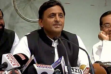 जामिया मिलिया हिंसा पर बोले अखिलेश- देश को हिंसा में फूंक देना ही क्या 'गुजरात मॉडल' है जामिया मिलिया हिंसा पर बोले अखिलेश- देश को हिंसा में फूंक देना ही क्या 'गुजरात मॉडल' है