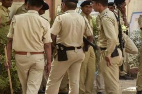 AMU: पुलिस ने कुबूल की रोजेदार छात्रों की इफ्तार दावत, BJP ने जताई आपत्ति AMU: पुलिस ने कुबूल की रोजेदार छात्रों की इफ्तार दावत, BJP ने जताई आपत्ति