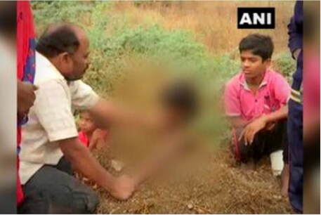अंधविश्वास: सूर्य ग्रहण के दौरान 3 दिव्यांग बच्चों को गले तक जमीन में गाड़ा गया अंधविश्वास: सूर्य ग्रहण के दौरान 3 दिव्यांग बच्चों को गले तक जमीन में गाड़ा गया
