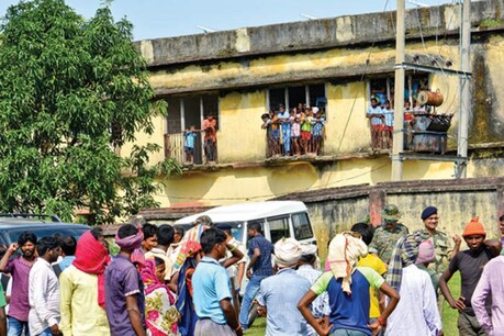 नक्सल प्रभावित झारखंड के इलाकों में बीजेपी को झटका, जेएमएम हुई मजबूत नक्सल प्रभावित झारखंड के इलाकों में बीजेपी को झटका, जेएमएम हुई मजबूत